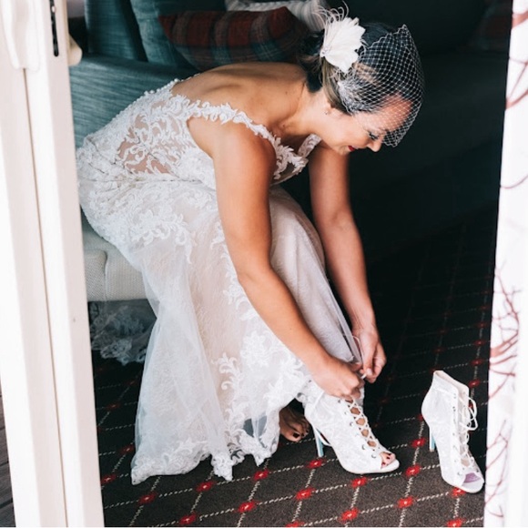 Size 7.5 Blue by Betsey Johnson bridal heels - Picture 4 of 4